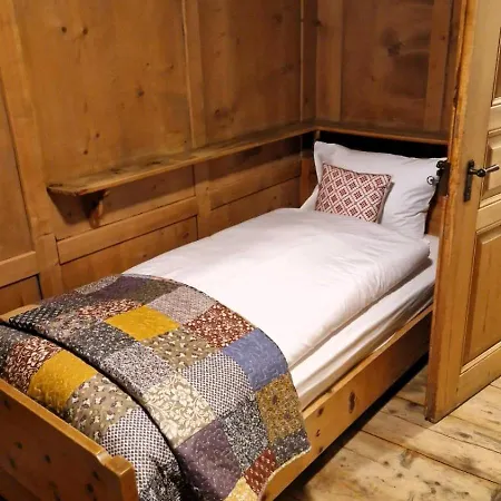 Weisses Kreuz - Crusch Alva B&B 자메단