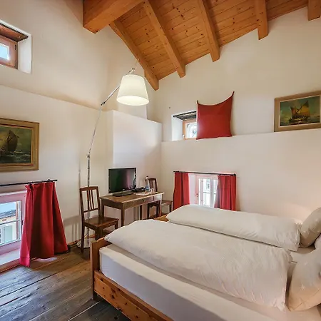 Bed & Breakfast Weisses Kreuz - Crusch Alva Samedan