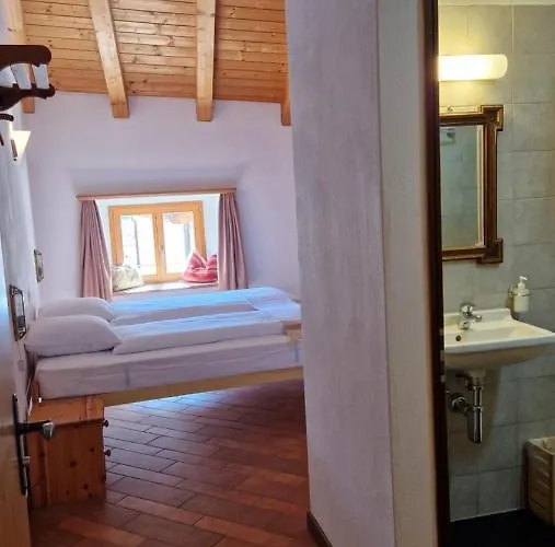 Weisses Kreuz - Crusch Alva Bed & Breakfast *