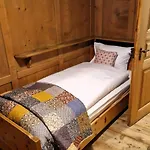 Weisses Kreuz - Crusch Alva Bed & Breakfast Samedan